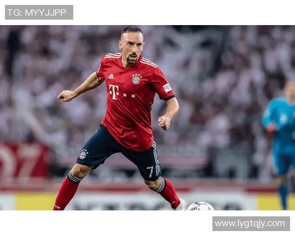 从无名少年到绿茵传奇探索足球巨星成长背后的奋斗与荣耀 从无名少年到绿茵传奇探索足球巨星成长背后的奋斗与荣耀