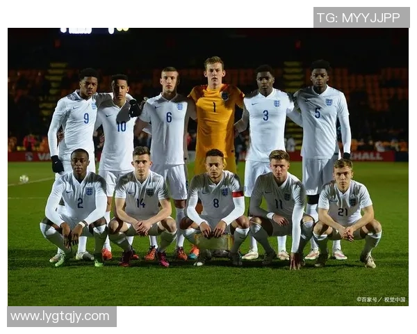 汇聚世界知名足球球星珍贵图片展现绿茵场上的激情与荣耀 汇聚世界知名足球球星珍贵图片展现绿茵场上的激情与荣耀